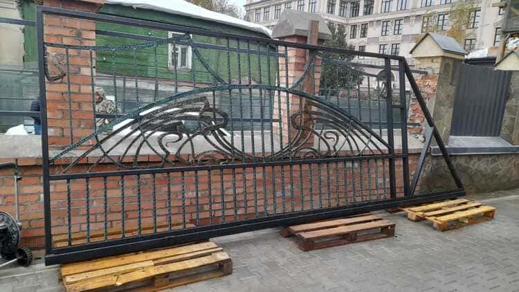 Гаражные секционные ворота Сходня